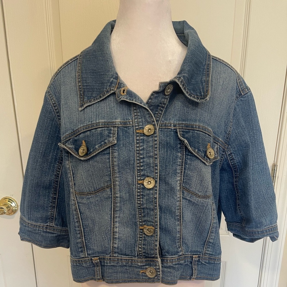 Style & Co blue short sleeve cropped denim jacket​